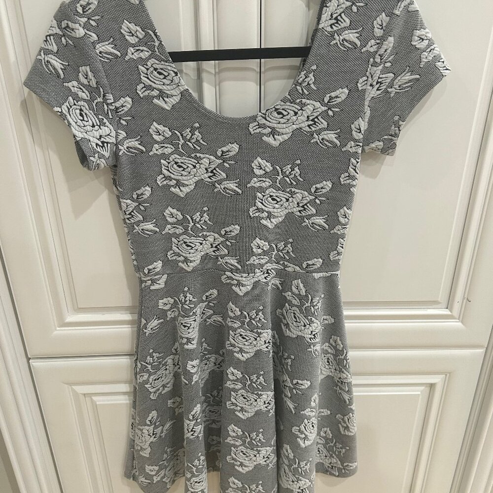 Derek Heart Black and White Floral Print Scoop Neck Dress